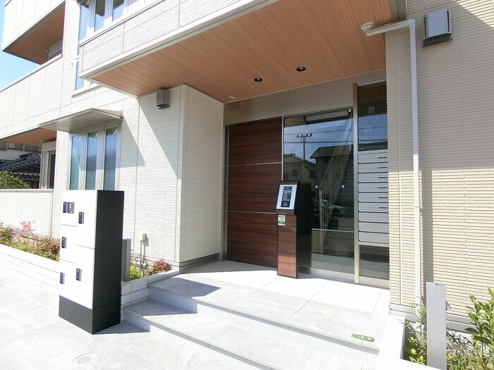 プレザントカーサ祇園の物件外観写真