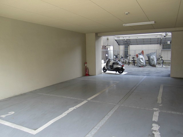 白島九軒町ハイツの物件外観写真