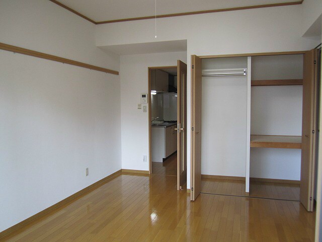 白島九軒町ハイツの物件内観写真