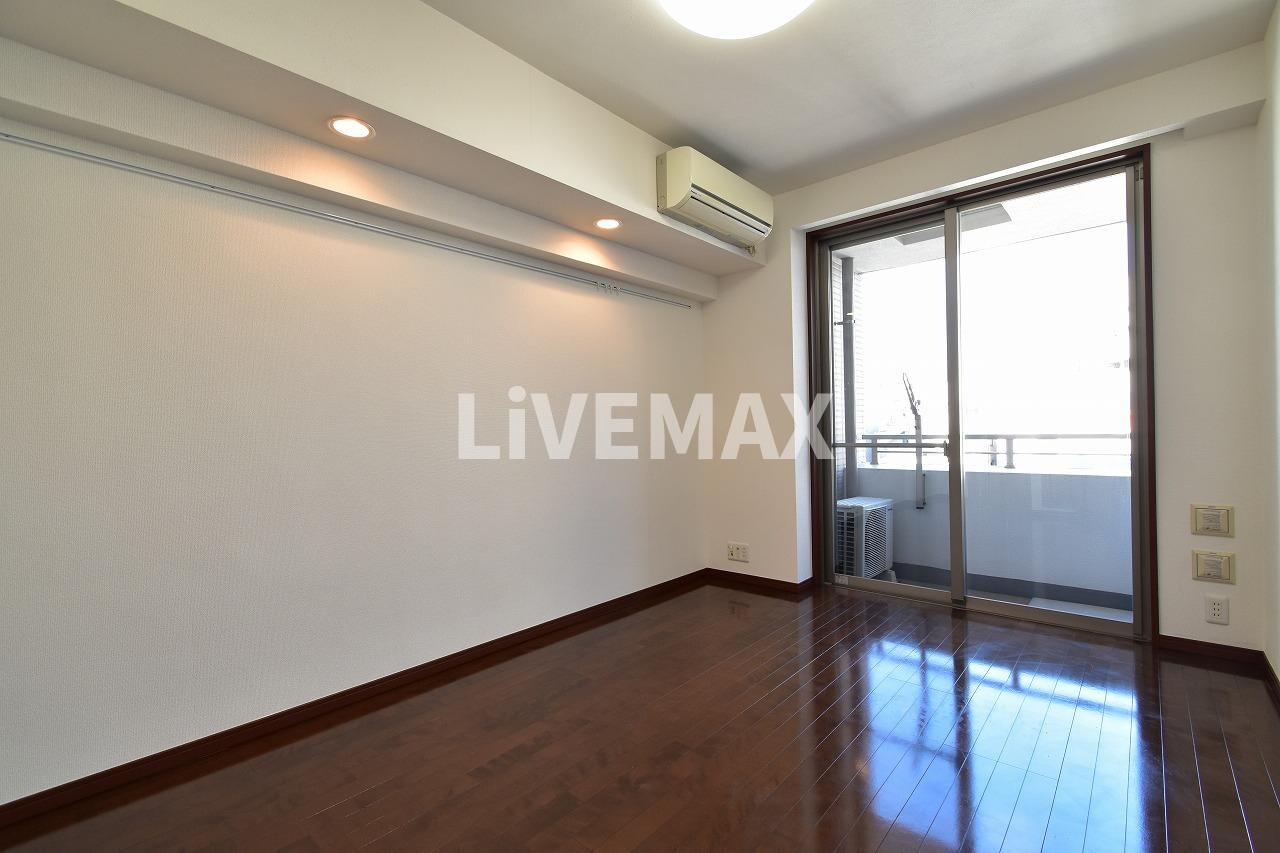 新宿御苑前駅 徒歩3分 5階の物件内観写真