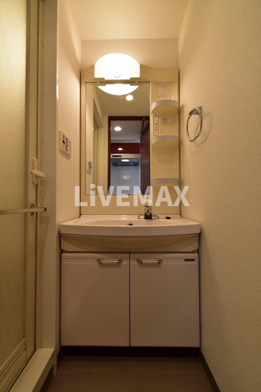 新宿御苑前駅 徒歩3分 5階の物件内観写真