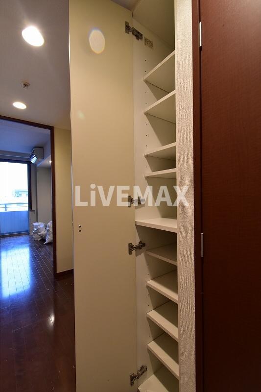 新宿御苑前駅 徒歩3分 5階の物件内観写真