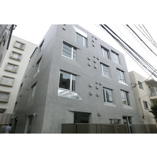 東京都新宿区市谷台町の物件外観写真