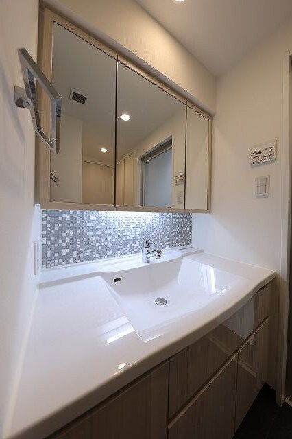 新宿御苑前駅 徒歩5分 6階の物件内観写真