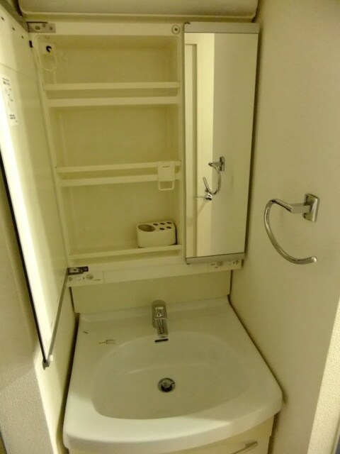 新宿御苑前駅 徒歩3分 5階の物件内観写真