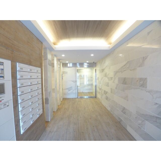 B CITY APARTMENT NAKANO EASTの物件外観写真