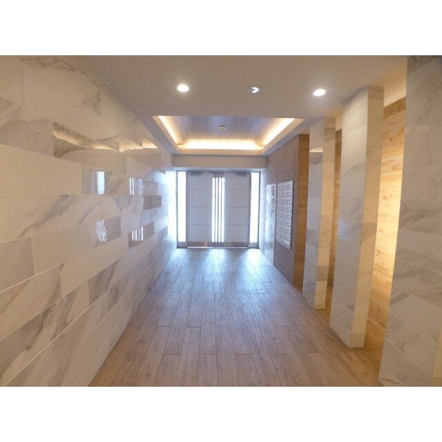 B CITY APARTMENT NAKANO EASTの物件外観写真