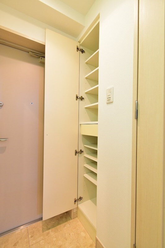 新宿御苑前駅 徒歩3分 2階の物件内観写真