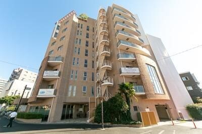 東京都新宿区河田町の物件外観写真