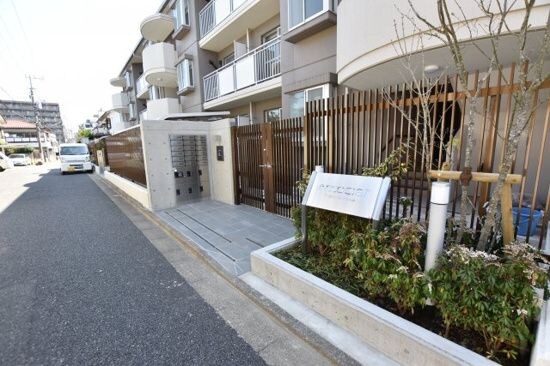 アソシエール文京白山の物件外観写真