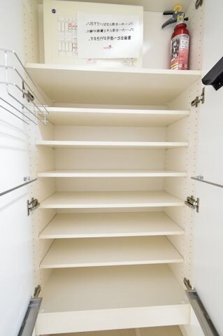 新宿御苑前駅 徒歩4分 12階の物件内観写真