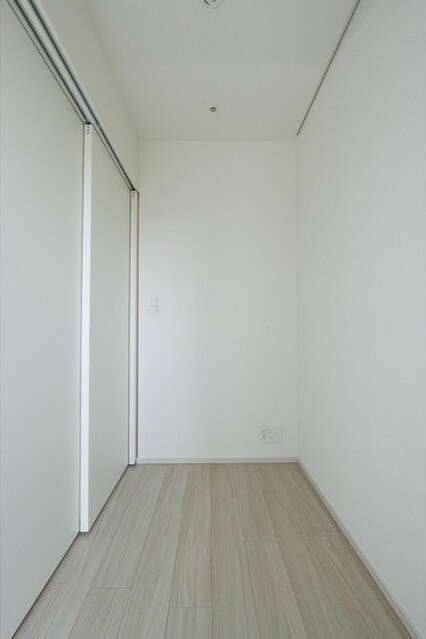 コンフォリア東新宿の物件内観写真