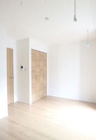 ウェルスクエアイズム四谷大京町の物件内観写真