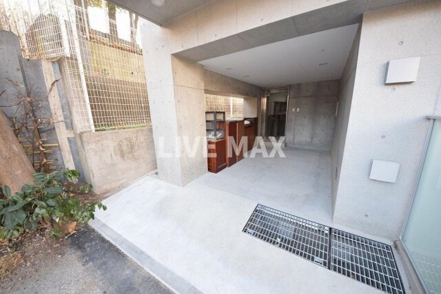 マノワール西麻布の物件外観写真