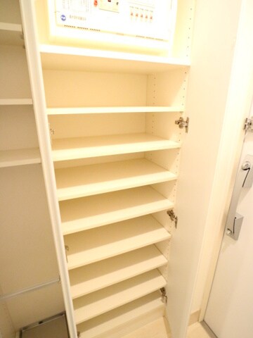 プラウドフラット南青山の物件内観写真