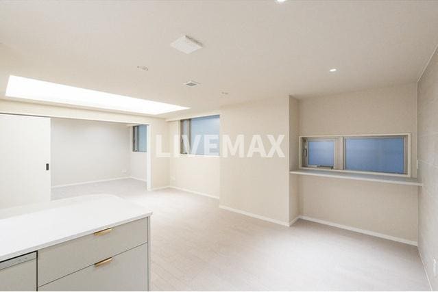 ストーリア赤坂の物件内観写真