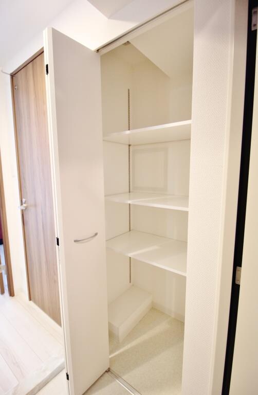 イート アパートメント ヴェリタスの物件内観写真