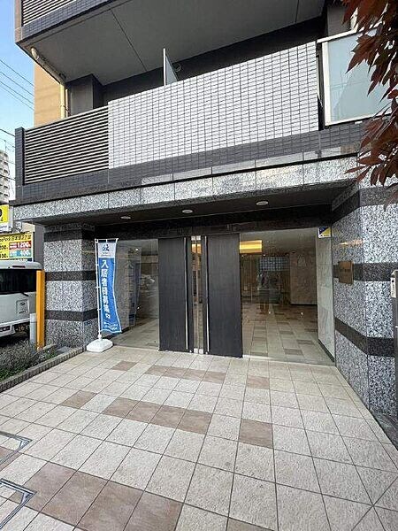 シュールフローレの物件外観写真