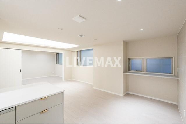 ストーリア赤坂の物件内観写真