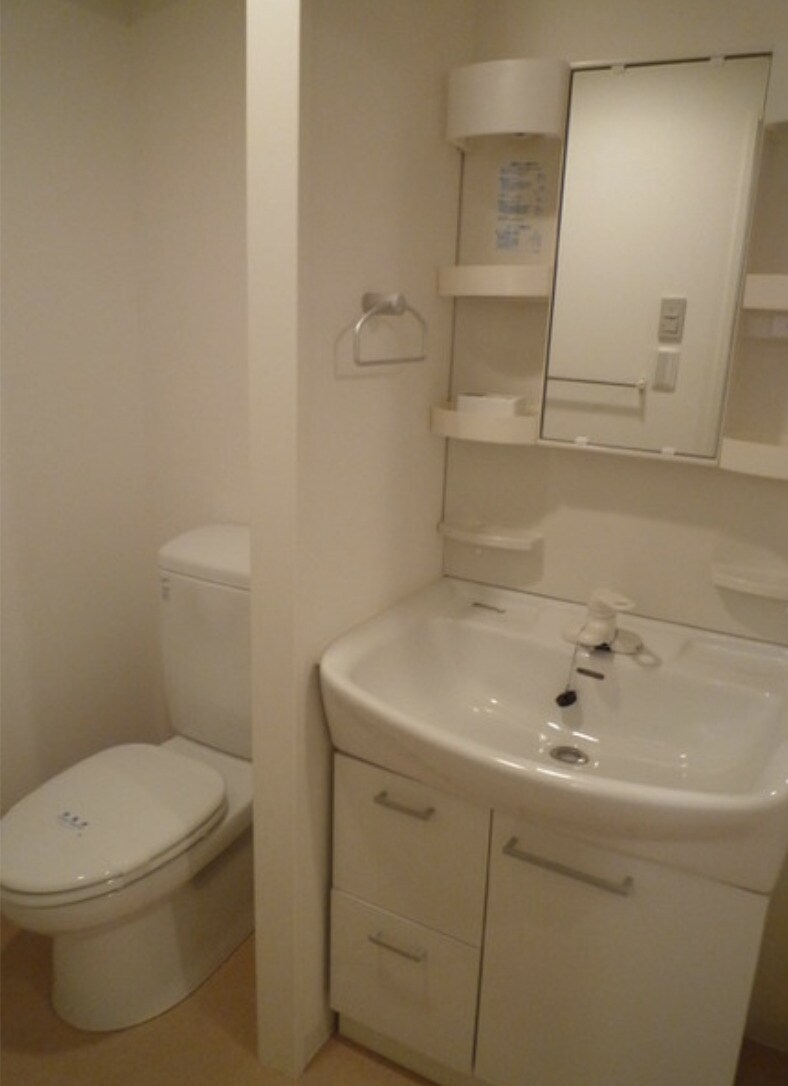 麹町二番町マンションの物件内観写真