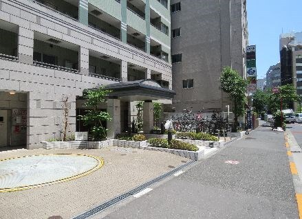 カスタリア新宿御苑の物件外観写真