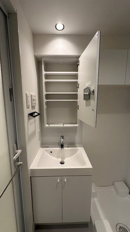 新宿御苑前駅 徒歩7分 8階の物件内観写真