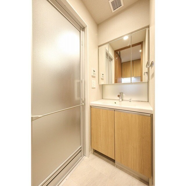 ＬＩＢＲ　ＧＲＡＮＴ　西新宿ＥＡＳＴの物件内観写真