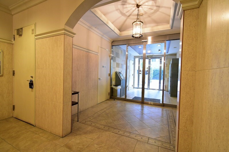 レジディア新宿御苑の物件外観写真