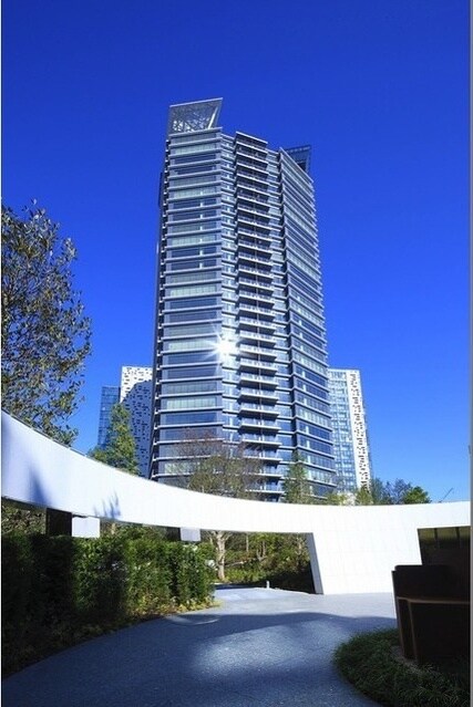 コンフォリア新宿イーストサイドタワーの物件外観写真