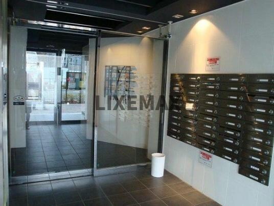 アジールコート西新宿の物件外観写真