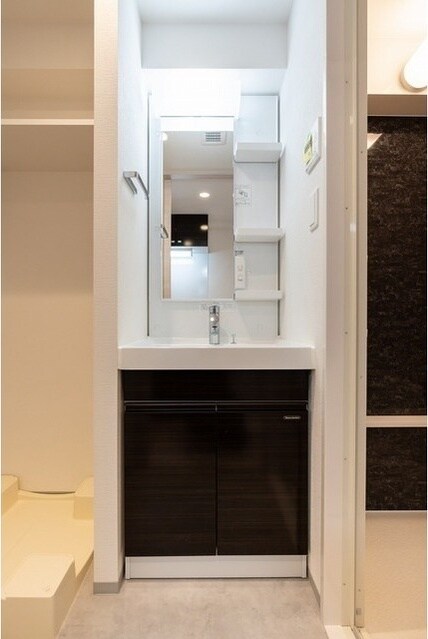 コンフォリア・リヴ北新宿の物件内観写真