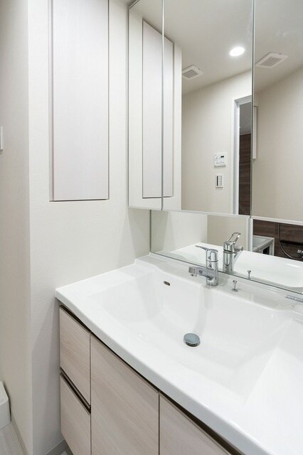 市谷台町坂フロントの物件内観写真