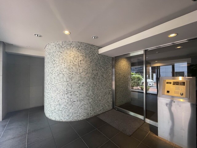 エスティメゾン東新宿の物件外観写真