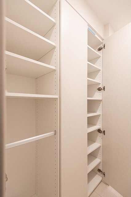 牛込柳町駅 徒歩6分 6階の物件内観写真