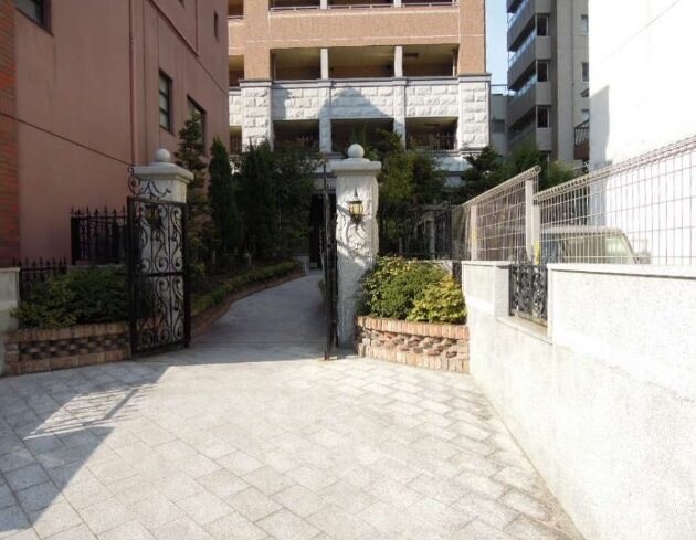 プレサンス泉セントマークの物件外観写真