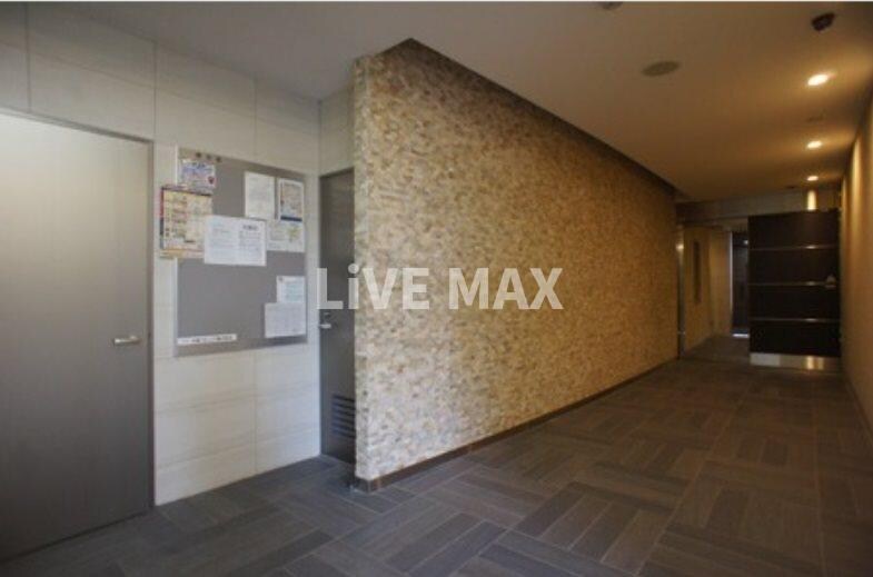 ロイジェント栄の物件外観写真