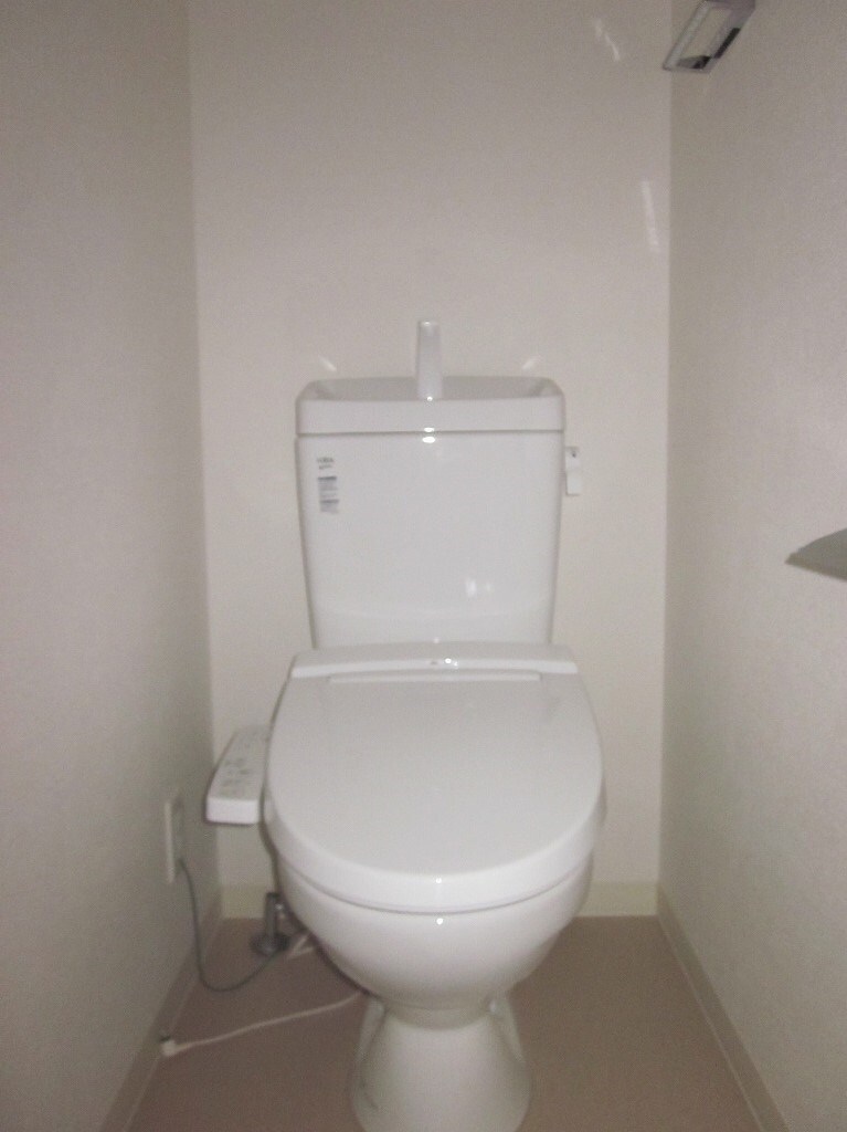 プレサンスジェネ千種内山の物件内観写真