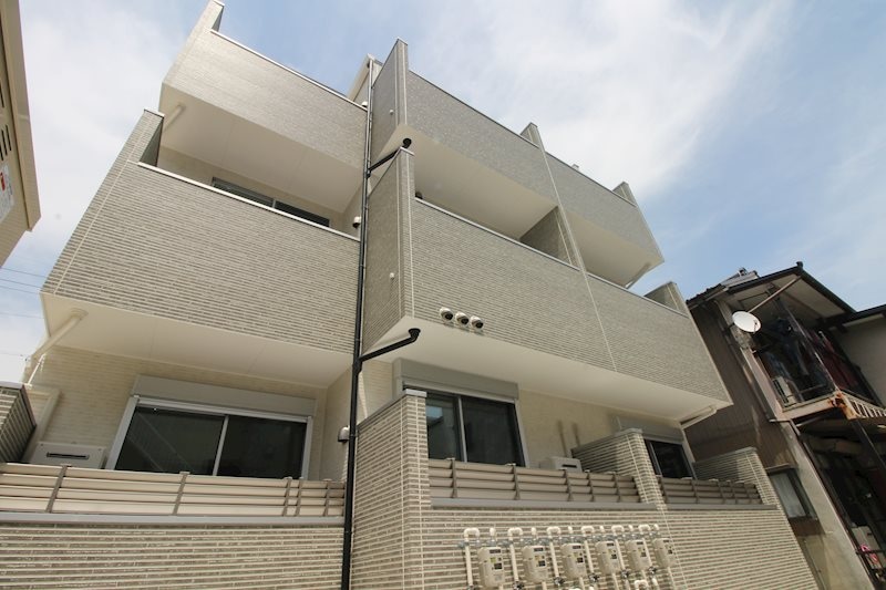 ジュネス稲葉地町の物件外観写真