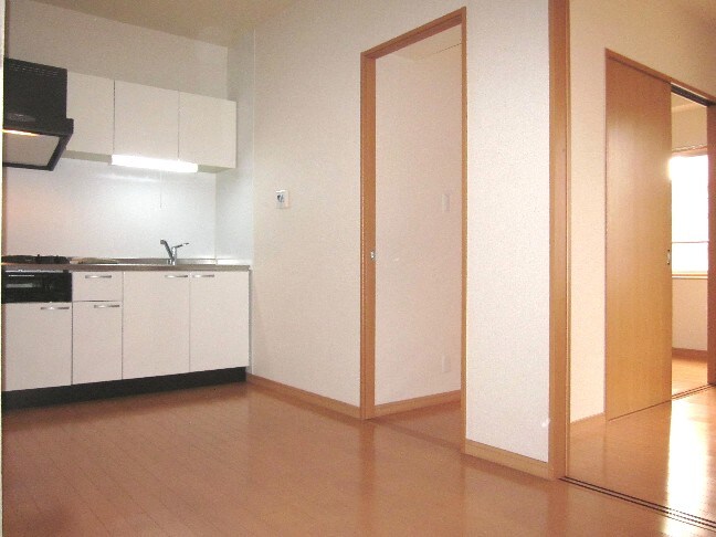 スリーウェイ金山の物件内観写真