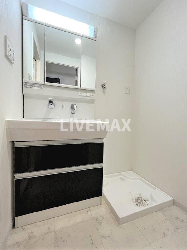 グランパークタワーの物件内観写真