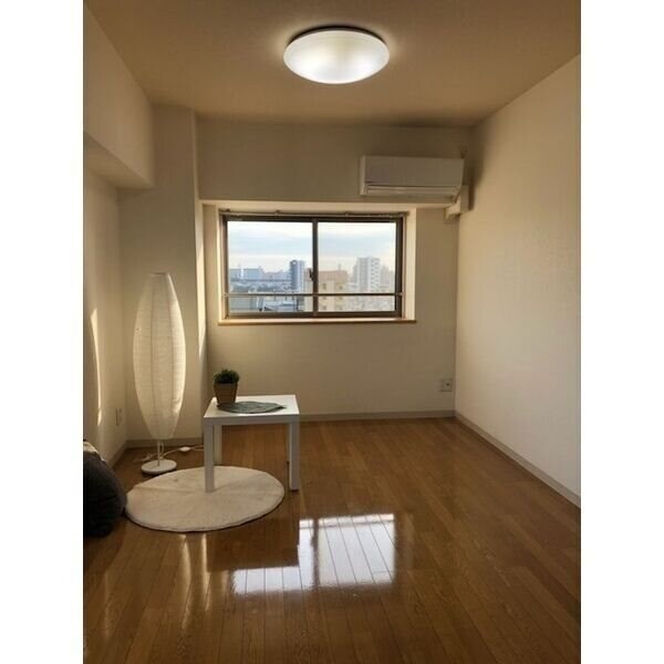 クイーンズ・スクエアの物件内観写真