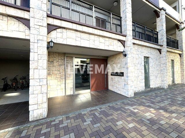 プラウランド名駅の物件外観写真