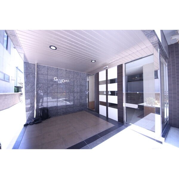 GRANDUKE松原の物件外観写真