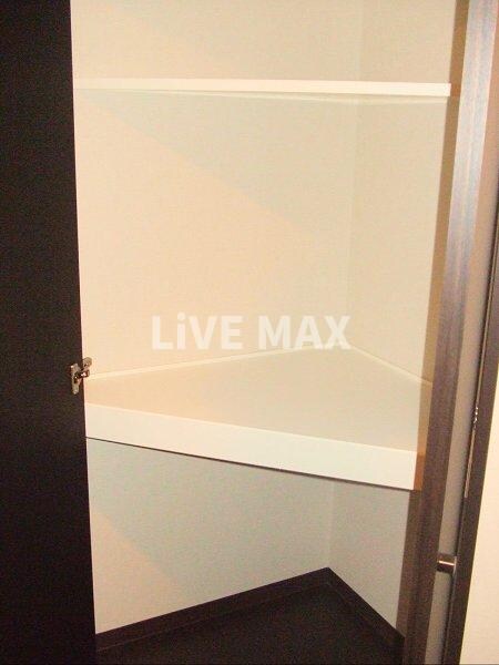 ロイジェント栄の物件内観写真