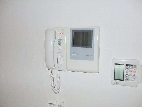 国際センター駅 徒歩4分 8階の物件内観写真