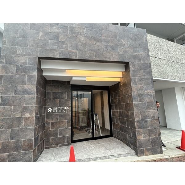 エステシア名駅の物件外観写真