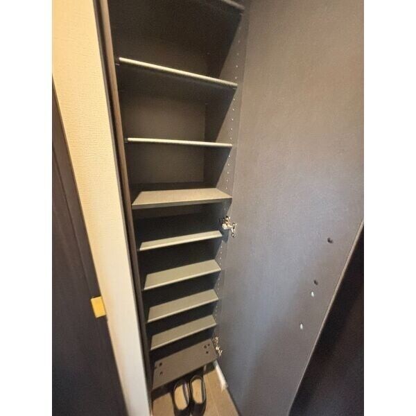 エステシア名駅の物件内観写真