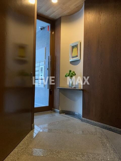 シャトレナカイ三条の物件外観写真