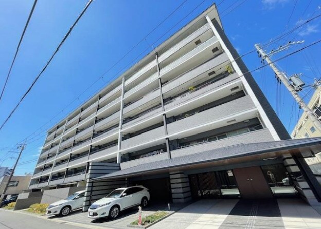 プレサンスロジェ京都西大路の物件外観写真