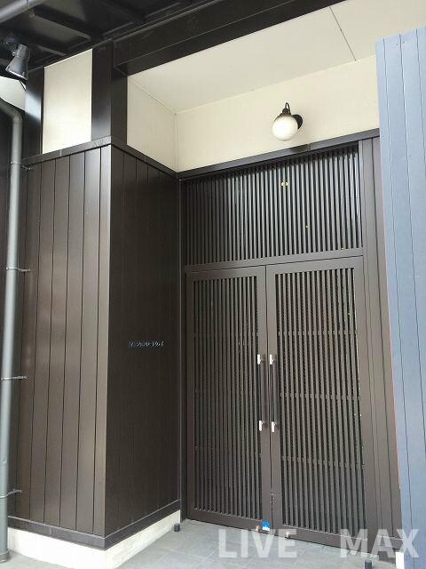 マンションロードウェイの物件外観写真